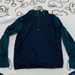 Woman’s Lululemon windbreaker jacket